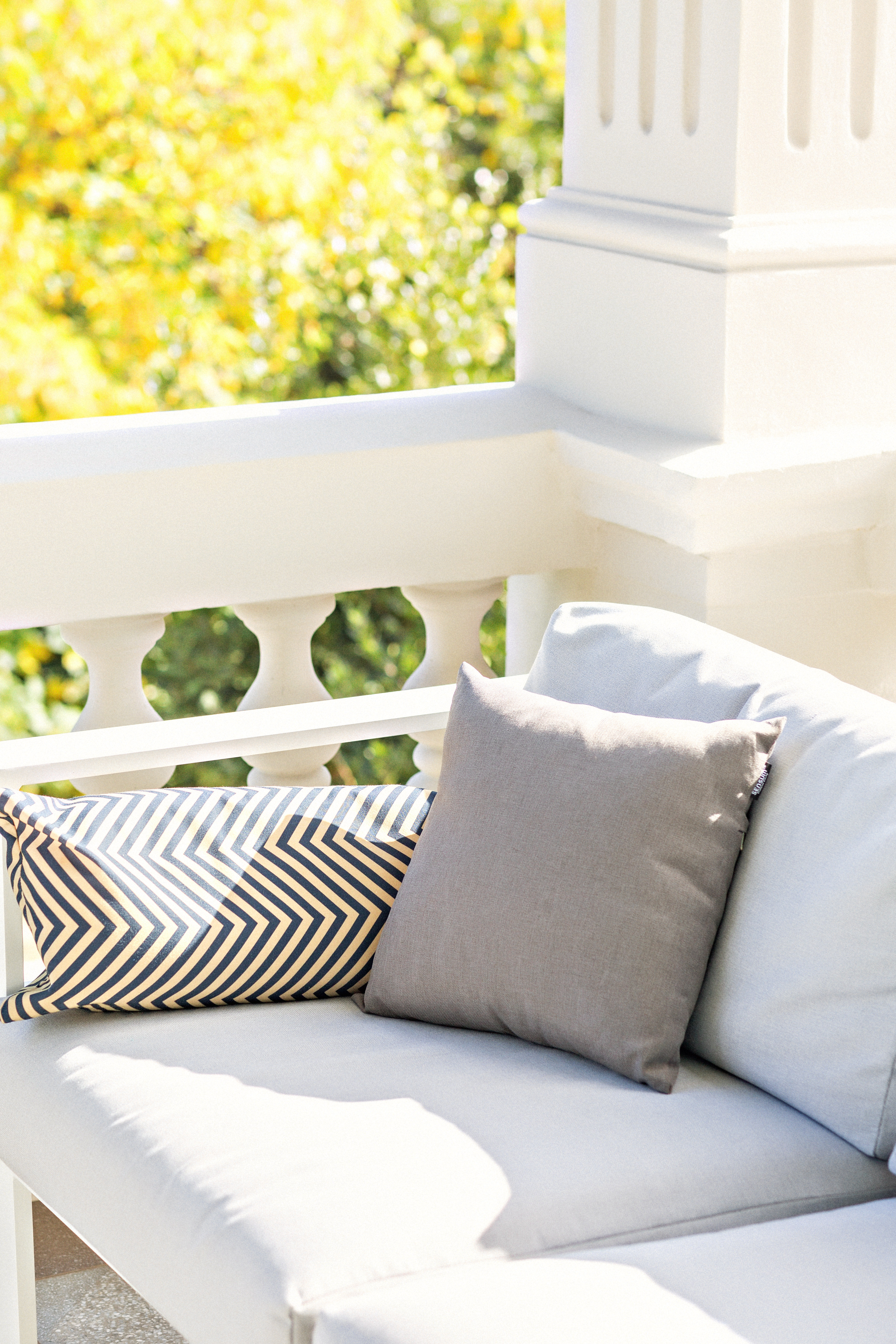 Garden and terrace — Deluxe Beachfront Apartment Klara